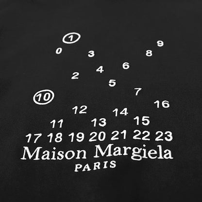 Maison Margiela メゾンマルジェラ オーバーサイズ カレンダーグラフィック ロゴ スウェットパーカー S50GU0202 S25505