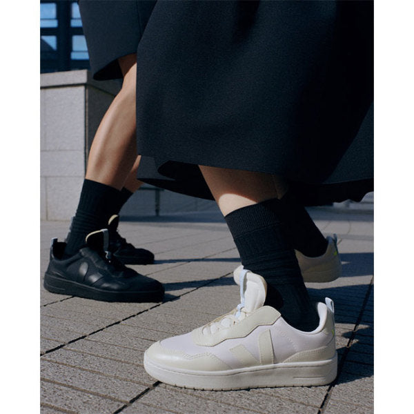 CFCL × VEJA シーエフシーエル × ヴェジャ V-90 レザースニーカー