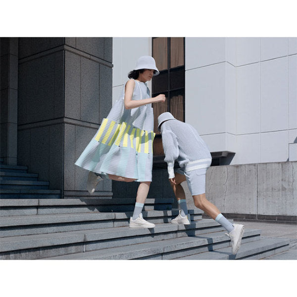CFCL × VEJA シーエフシーエル × ヴェジャ V-90 レザースニーカー